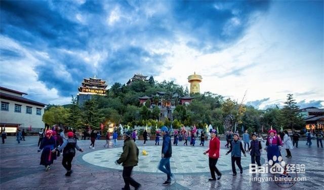 香格里拉独克宗月光广场好玩吗