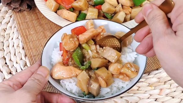 杏鲍菇黑椒鸡腿丁