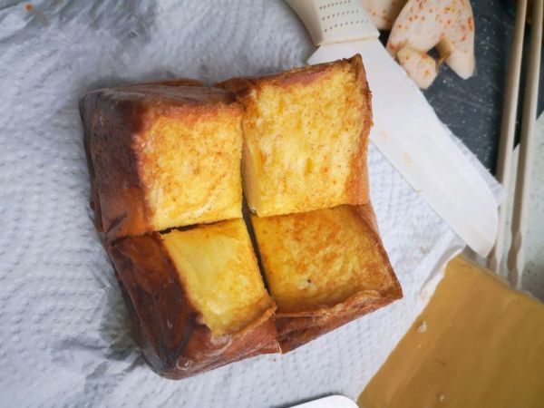 厚土司烤香肠芝士