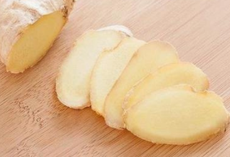 11个月宝宝补铁补钙辅食----腰果鸡丁焖饭