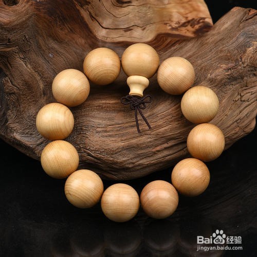 怎样辨别黄杨木手串的真假？