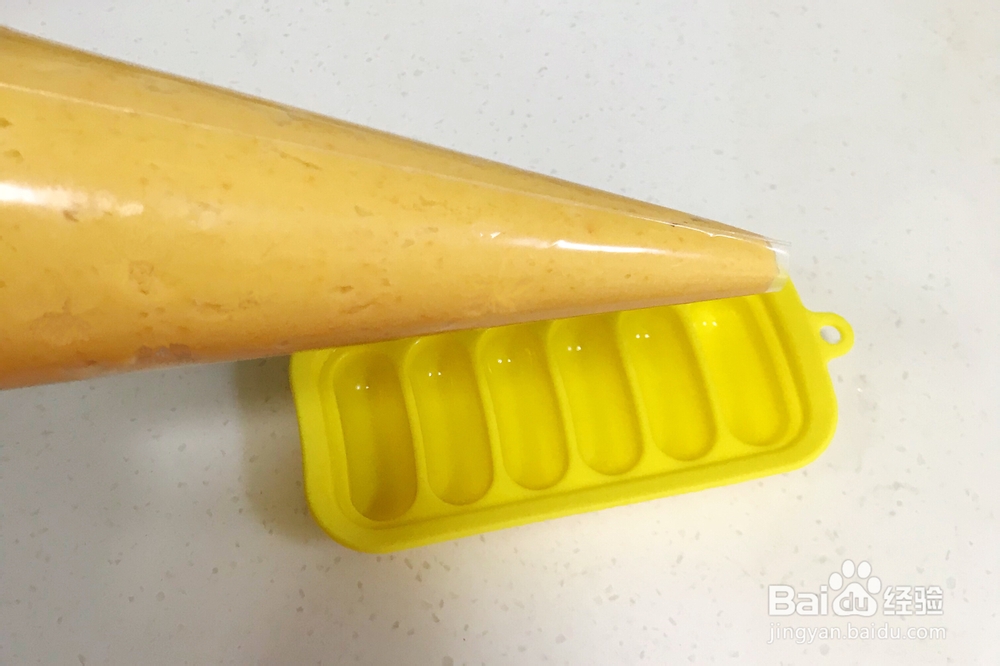 怎么做鸡胸肉三文鱼肠（宝宝辅食）？