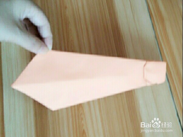 <b>简单易学的手工用彩纸折叠领带</b>