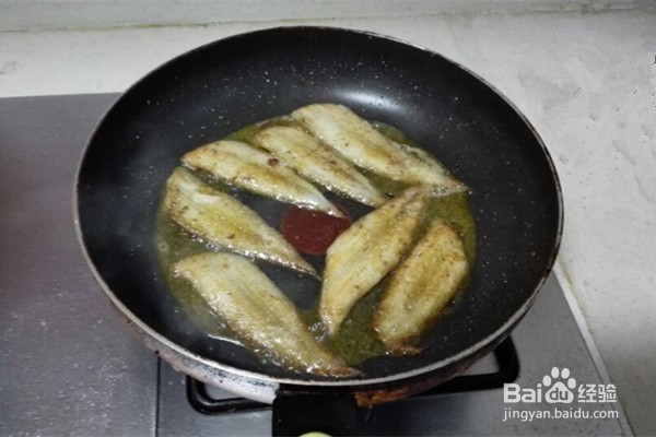 怎样做美味的小炸鱼？