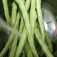 如何制作美味的清炒四季豆