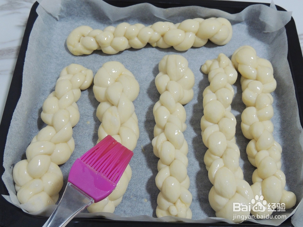 美味砂糖麻花面包