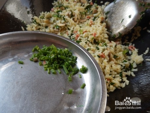 美味炒饭简易做：青菜蘑菇炒饭