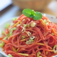 凉拌红萝卜丝