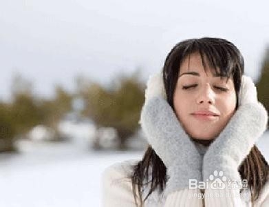 女生手脚冰凉原因办法