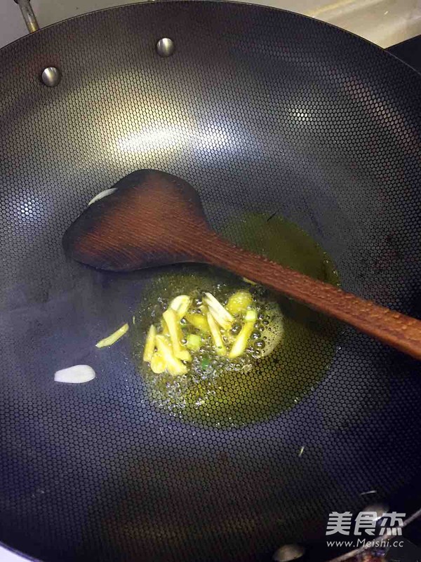 青红椒炒肉丝