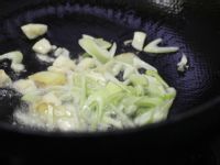 鸡胗炒茭白做法