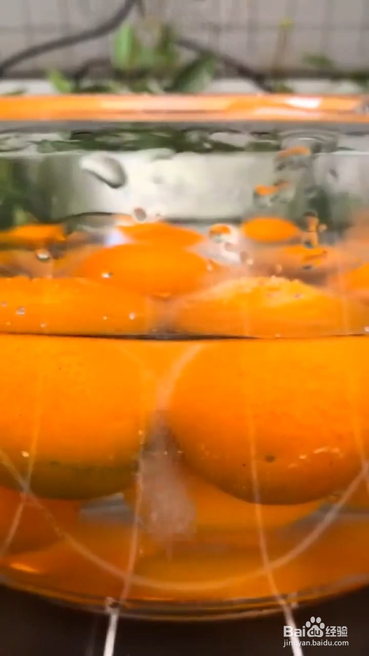 如何自制止咳润肺的熬金桔