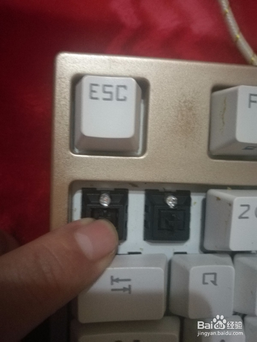 怎么解决机械键盘连击和失灵的故障