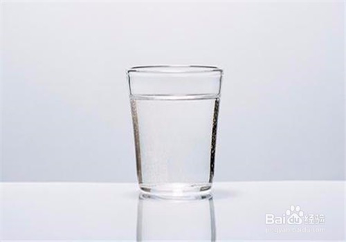 冬季如何防止嘴唇干裂 冬季嘴唇干裂防护有方法