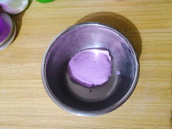 双色黑芝麻汤圆