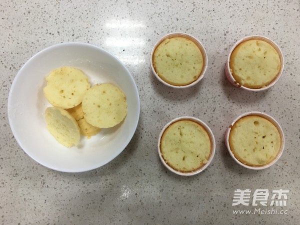 圣诞老公公纸杯蛋糕