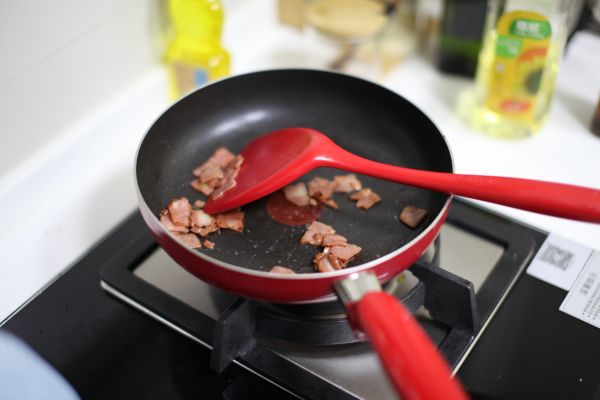 凉拌培根豌豆苗