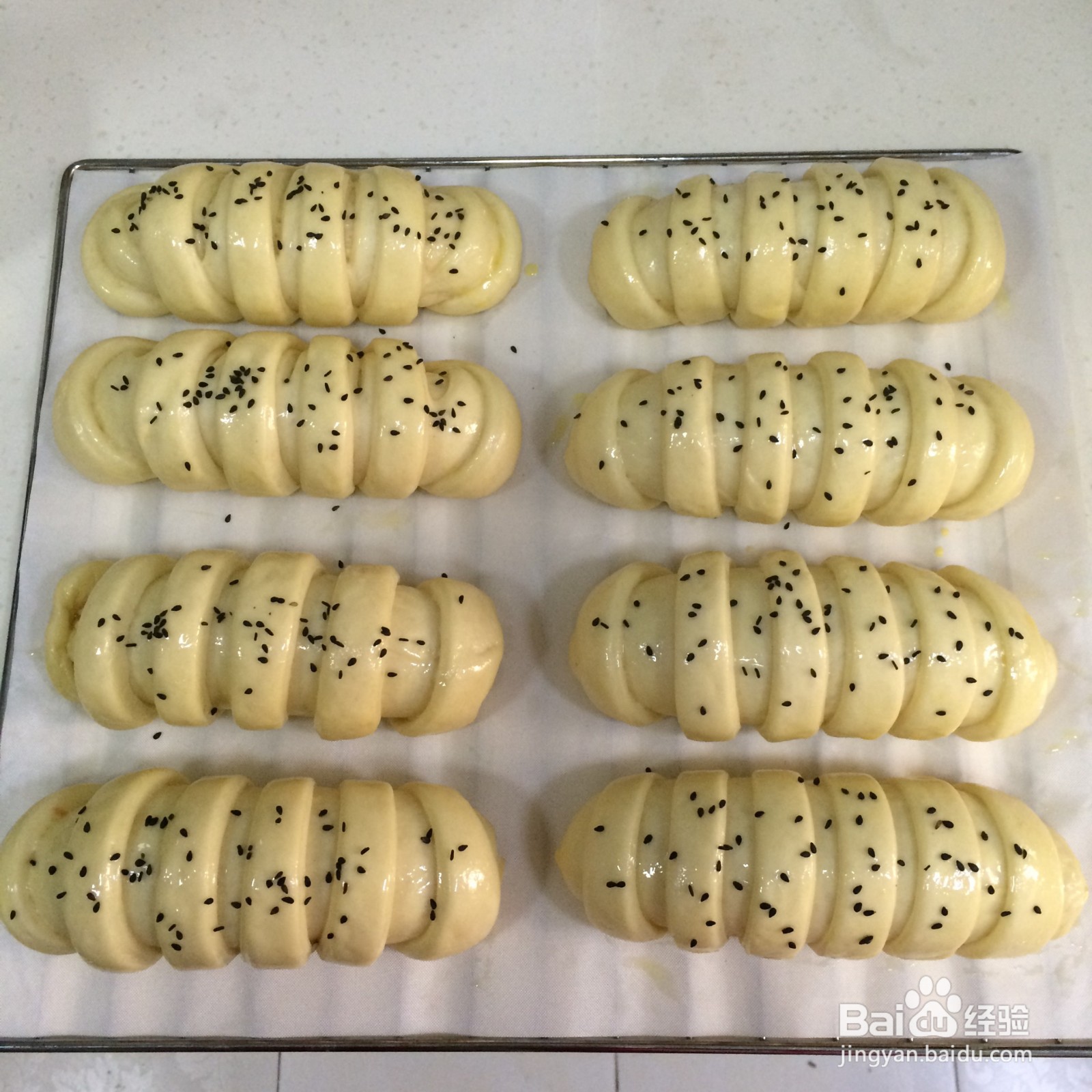 肉松香肠面包的做法