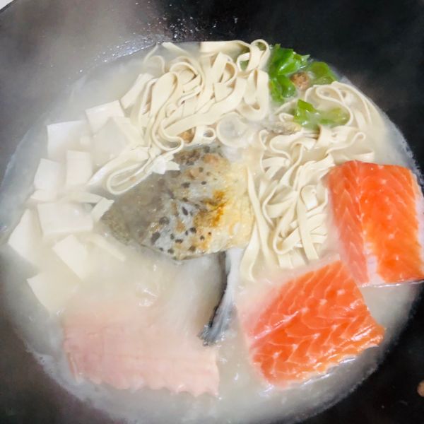 三文鱼头鱼排汤