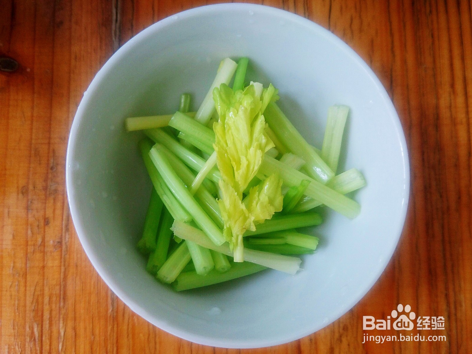 家常菜香芹土豆丝的做法