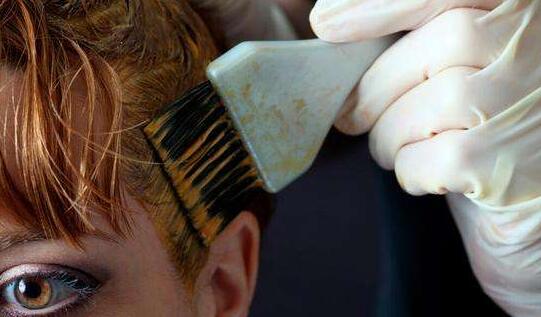 染发的时候漂头发，对头发有什么危害