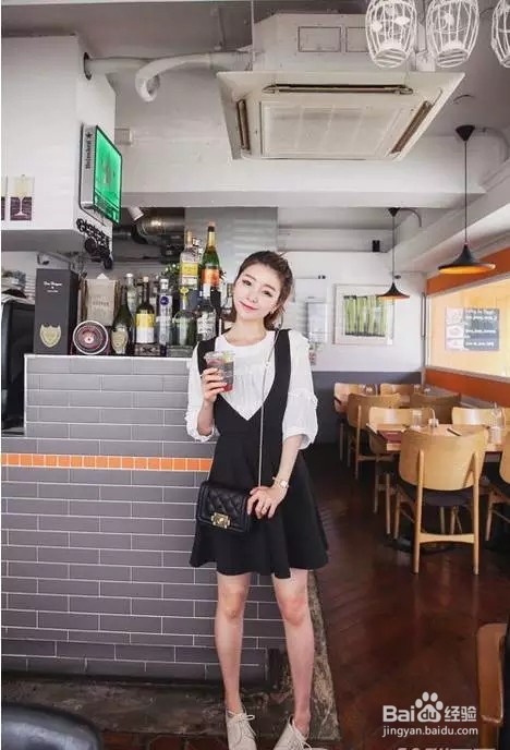 小黑裙穿出的美,你知道吗?