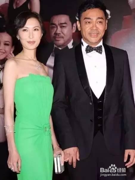 当年她嫁给了跑龙套出身的他，现在幸福了18年