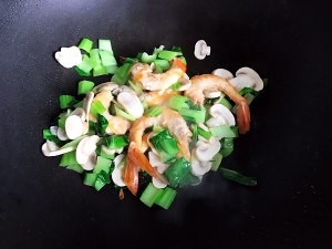 怎么做青菜口蘑虾干汤