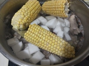 最简单的玉米萝卜炖排骨(高压锅家常版)