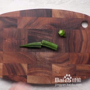 教大家秋葵鸡胸卷的做法