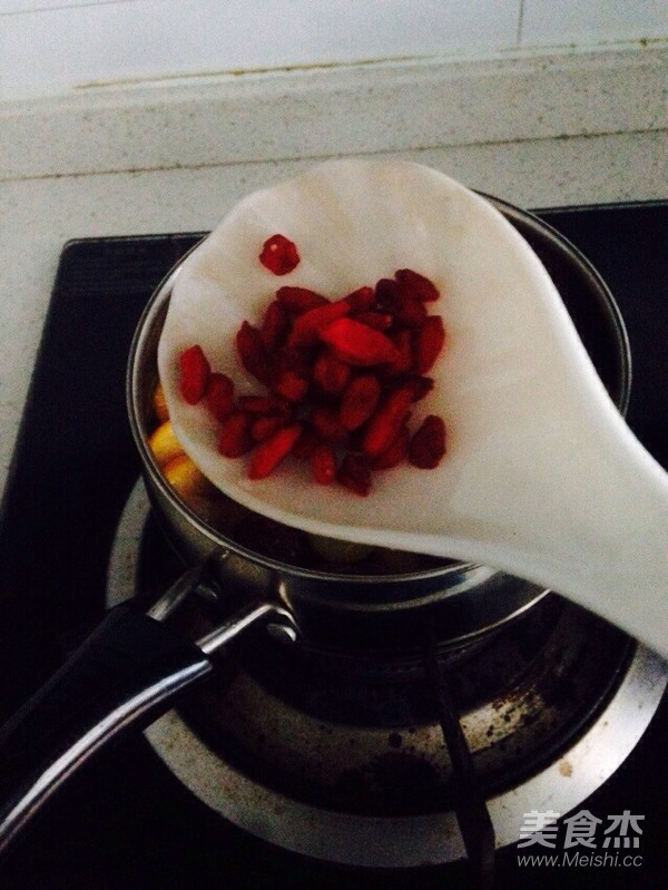 桂圆枸杞金桔汤