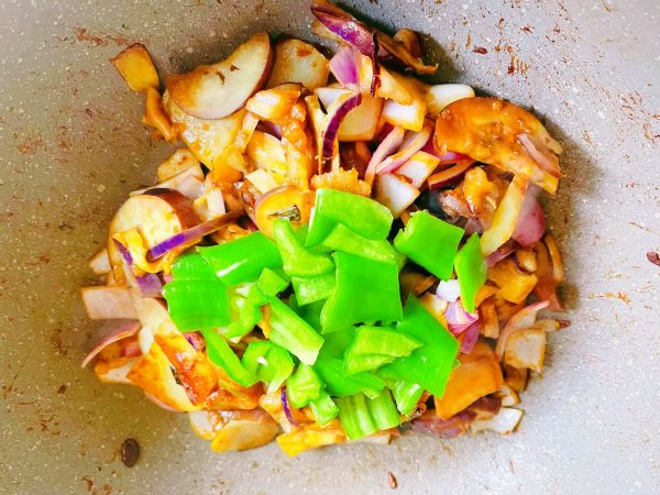 酱香小炒素什锦菜