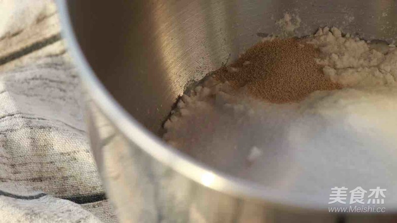 葱香肉松面包卷