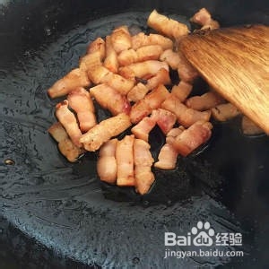 冬笋香菇卤肉饭的做法