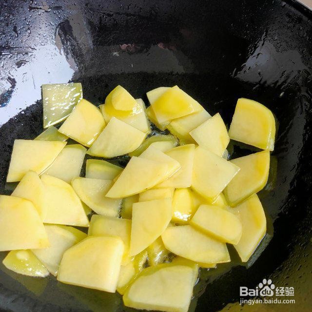 家常味土豆烧排骨,软糯鲜香简单好做!