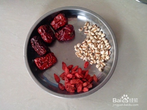 养气补血：红枣乌鸡汤