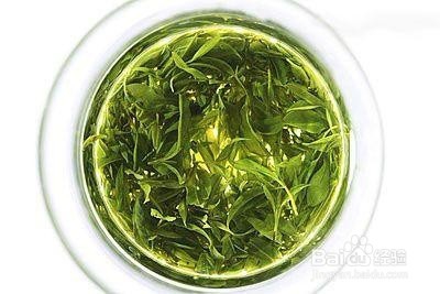 新车里有甲醛，应该这些办法来除去。