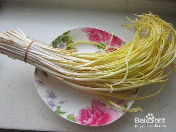 如何做美味的韭黄炒肉末