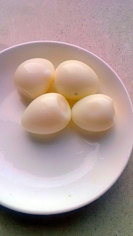 鱼子酱溏心鹌鹑蛋