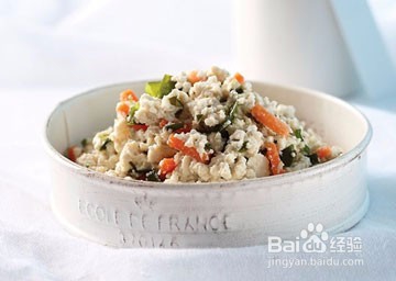 不同月龄的婴幼儿应食用哪些辅食?