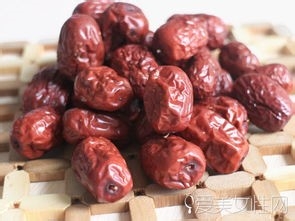 枸杞、红枣乌鸡汤