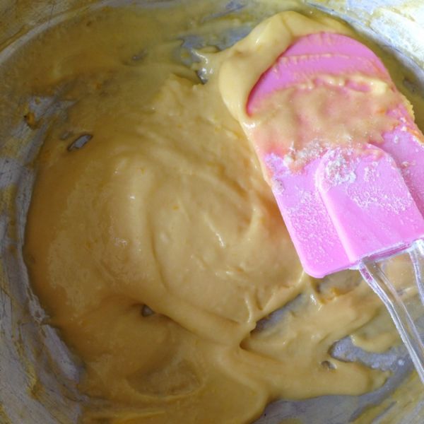 草莓戚风蛋糕卷