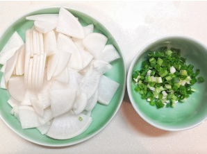 超级好喝的萝卜肉汤