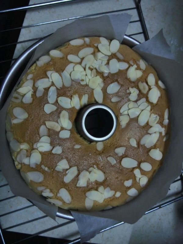 蜜糖杏仁戚风蛋糕