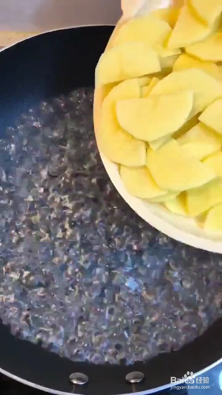 如何在家做出好吃下饭的干锅土豆片？