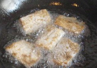 青蒜烩带鱼的做法