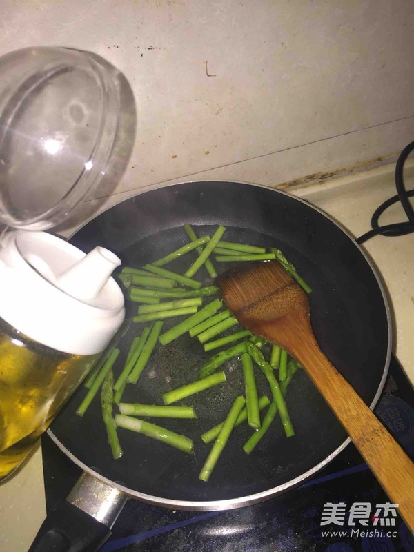 凉拌芦笋的做法