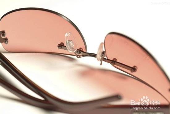 近视在夏季如何挑选墨镜不损害眼睛？