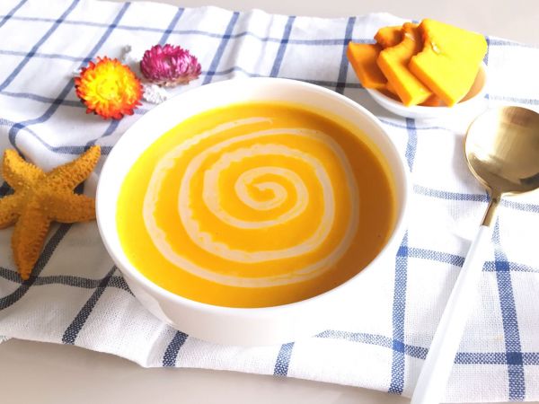 咸蛋黄奶香南瓜浓汤