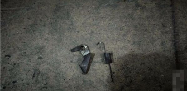 奥迪a8换刹车片怎么换?要具体的